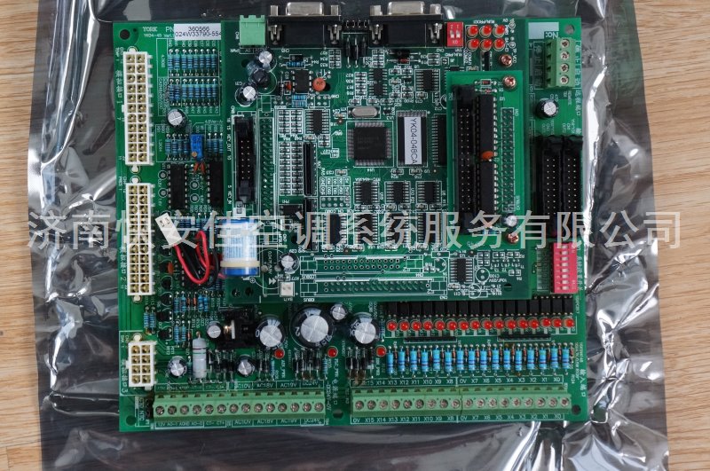 約克RWK機組主板024W33790-555