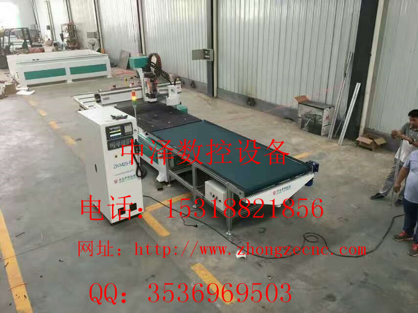 衣柜門雕刻機(jī) 衣柜門生產(chǎn)設(shè)備