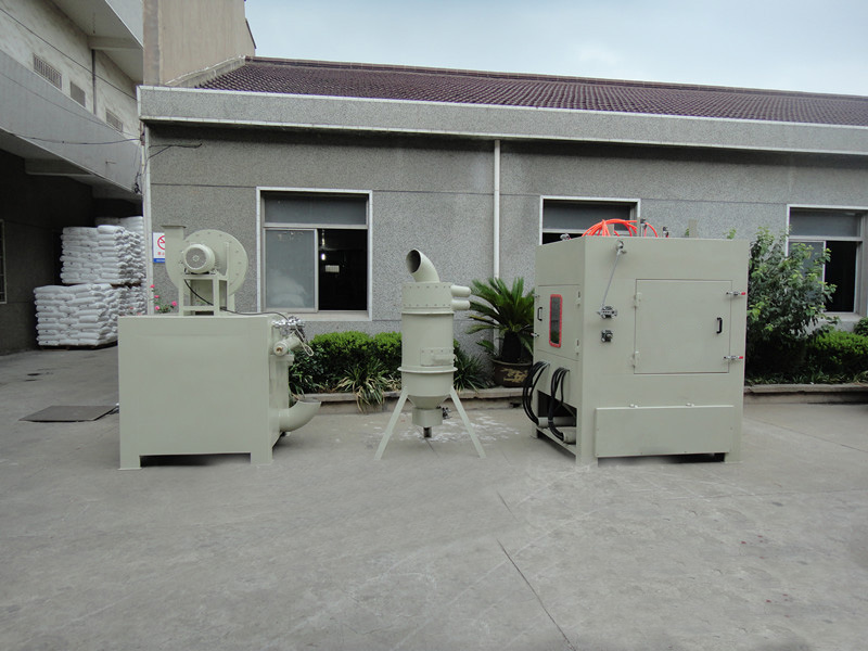 安徽方向盤軸噴砂機 方向盤軸轉(zhuǎn)臺式噴砂機 合肥轉(zhuǎn)臺式噴砂機