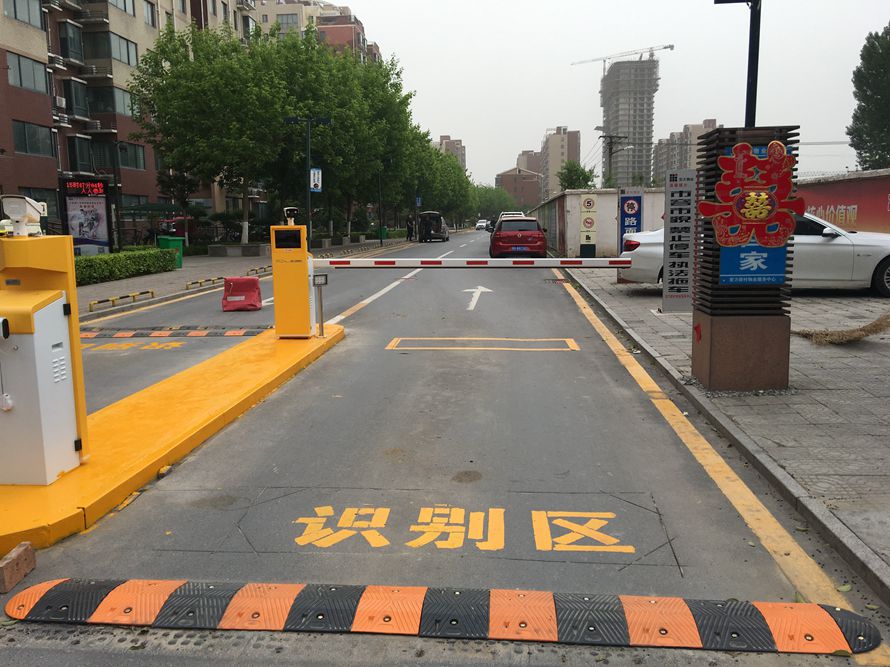 河南停車(chē)場(chǎng)系統(tǒng)，河南車(chē)牌識(shí)別安裝，鄭州車(chē)牌識(shí)別系統(tǒng)