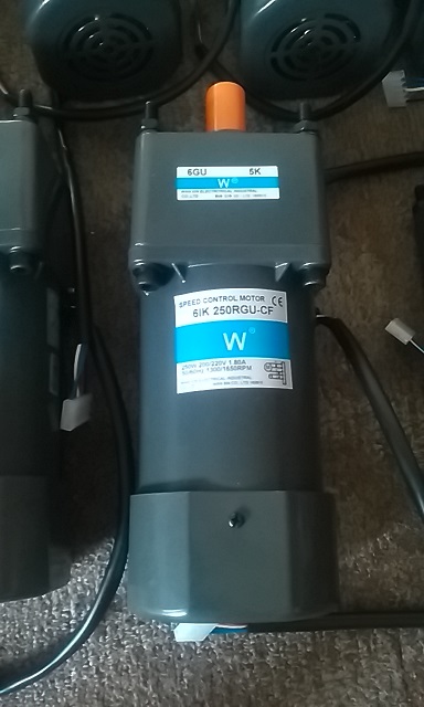 供應(yīng)優(yōu)質(zhì)180W微型單相調(diào)速電機 單相調(diào)速馬達(dá)