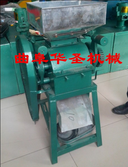 高產(chǎn)量大米壓扁機(jī) 拉絲輥豆類專用擠扁機(jī)遼源