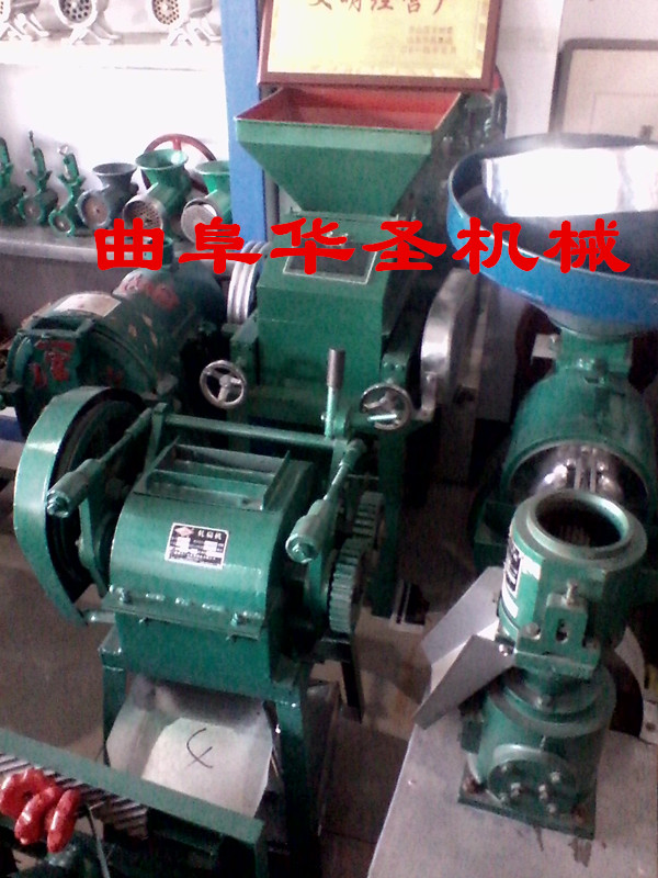 高產(chǎn)量黃豆壓扁機(jī) 拉絲輥豆子擠扁機(jī)廣西