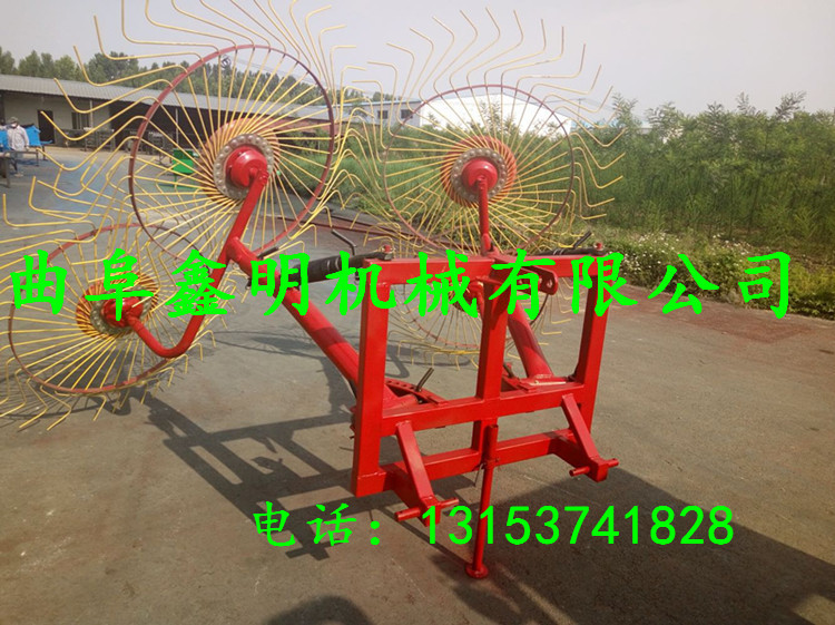 優(yōu)質(zhì)攤曬摟草機(jī) 旋轉(zhuǎn)式牧草摟草機(jī) 鑫明牌摟草機(jī)批發(fā)價(jià)格