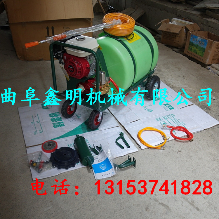 鑫明牌推車(chē)式打藥機(jī)噴程遠(yuǎn) 花圃苗木推車(chē)打藥機(jī) 汽油打藥機(jī)批發(fā)商