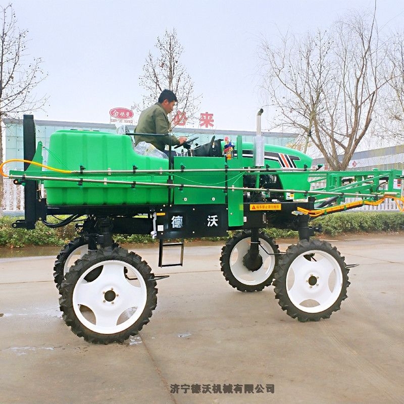 昭通自走式四驅(qū)打藥機(jī)價(jià)格
