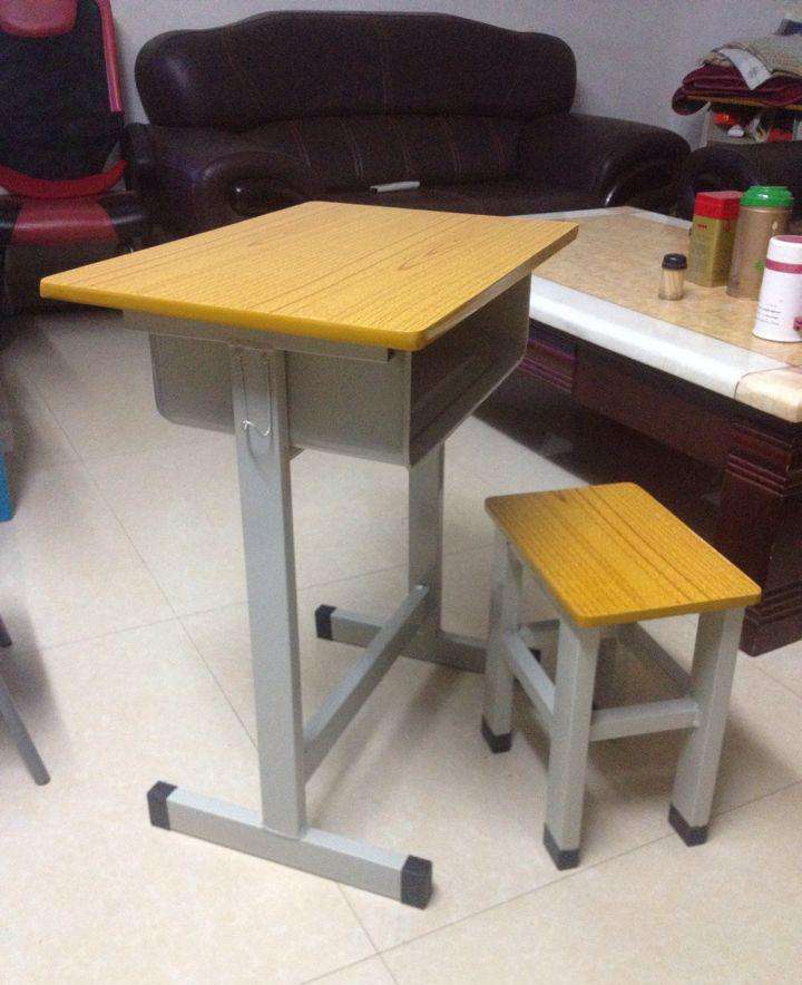 廠家直銷學(xué)生桌 價(jià)格低