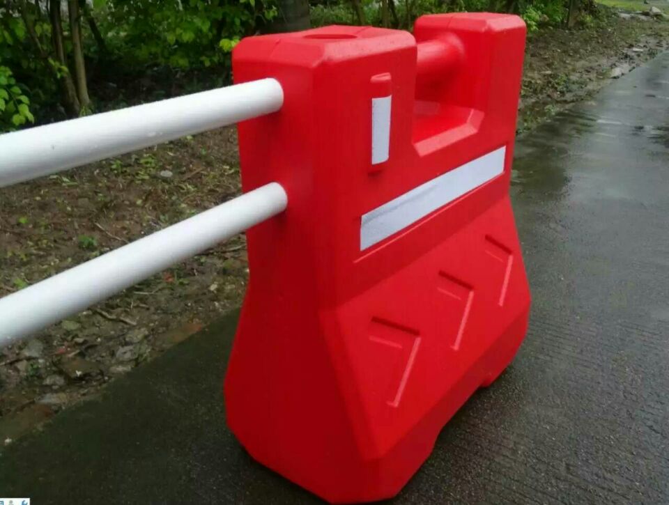 三亞道路反光隔離墩 萬寧高速隔離墩 ?？谕景岔槒S家直銷