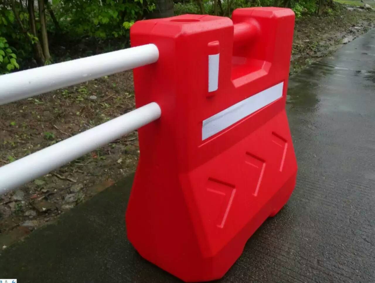 海口道路防撞墩-海南反光隔離墩-廠家直銷價(jià)格低