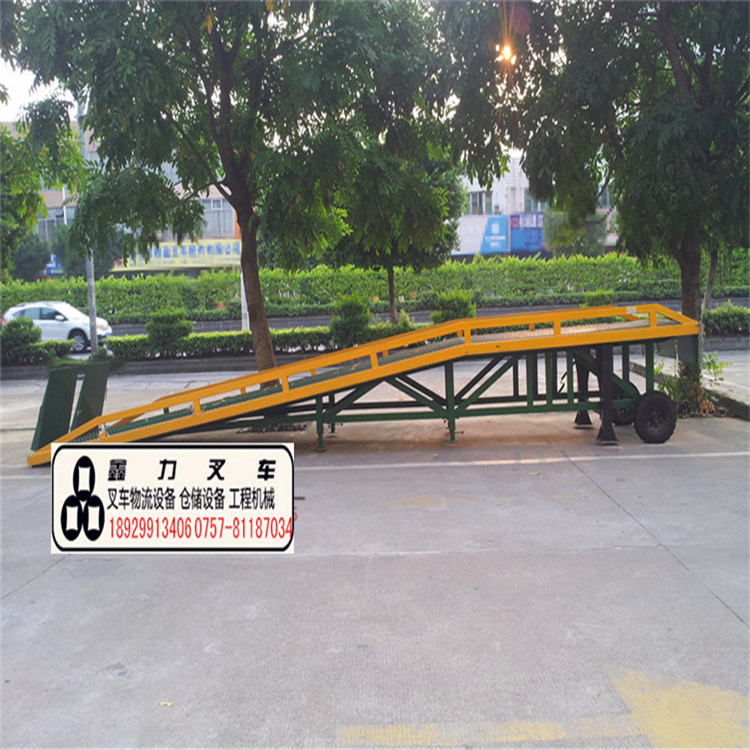 超低價(jià)出租登車橋升降平臺(tái)液壓式調(diào)節(jié)板裝貨平臺(tái)