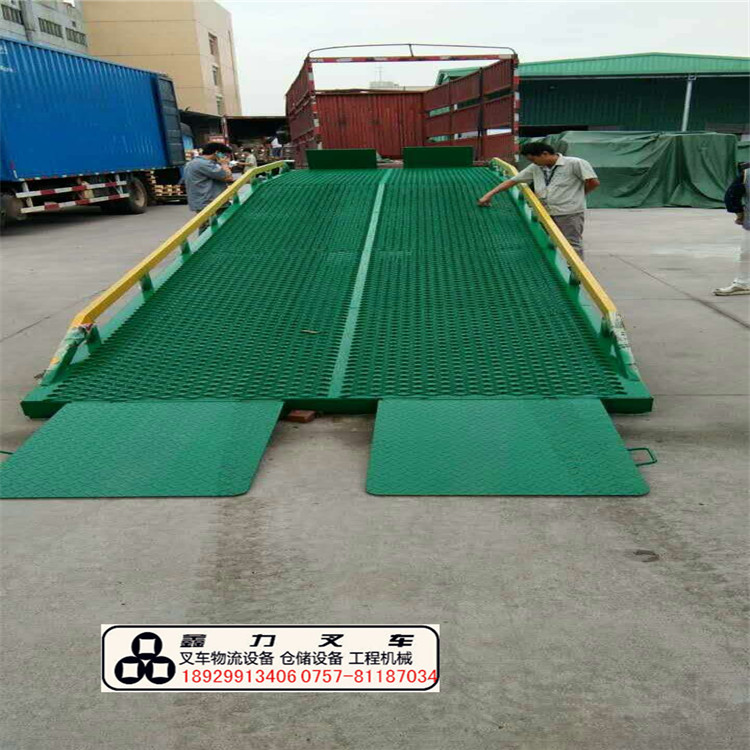 移動(dòng)式登車橋升降平臺(tái)機(jī)械式液壓調(diào)節(jié)板（1年保修）