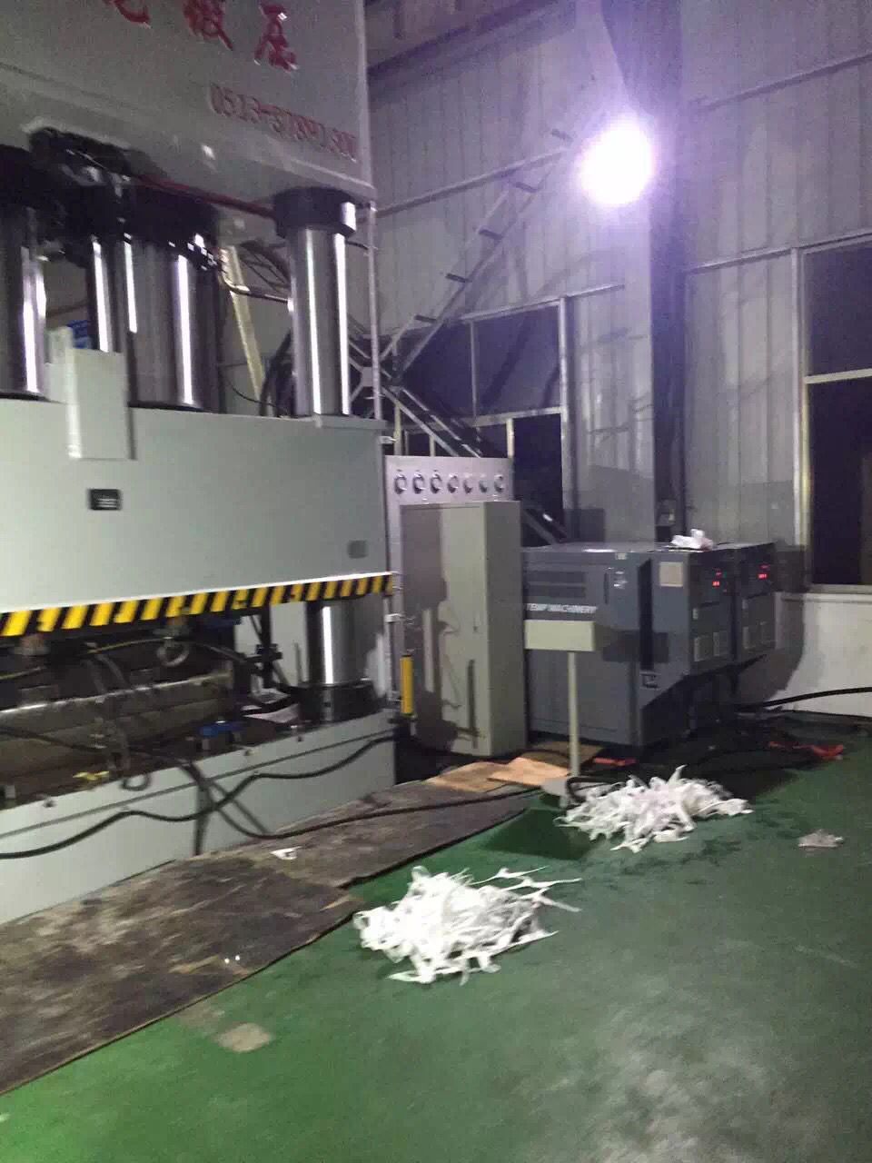 石家莊碳纖維熱壓機(jī)壓板加熱模溫機(jī)油加熱器