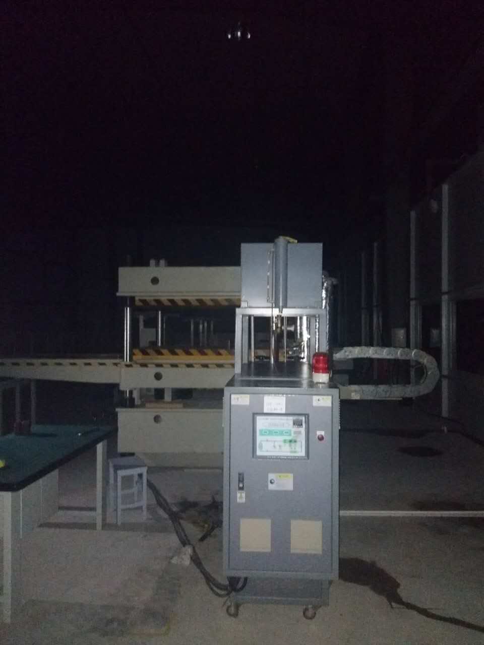 岳陽平板硫化機油加熱器硫化機加溫油鍋爐廠家