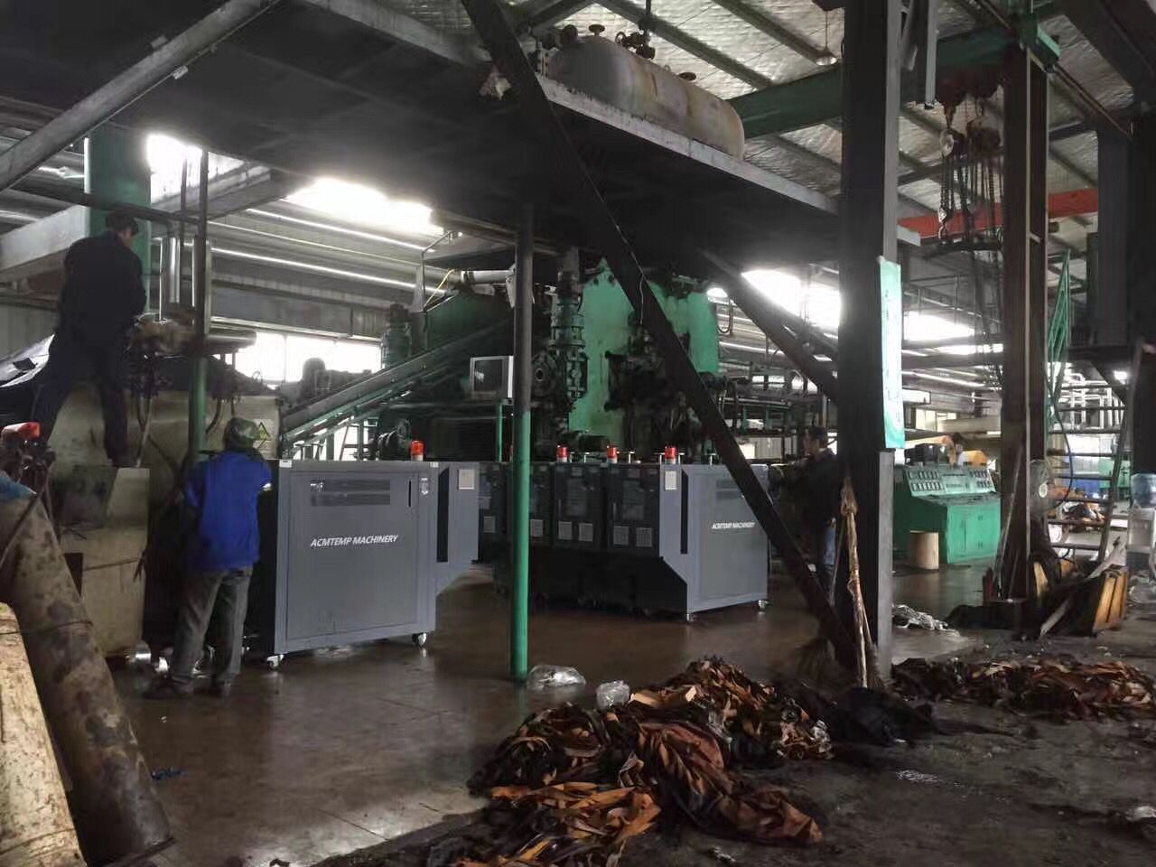 開封碳纖維熱壓機(jī)壓板加熱模溫機(jī)油加熱器