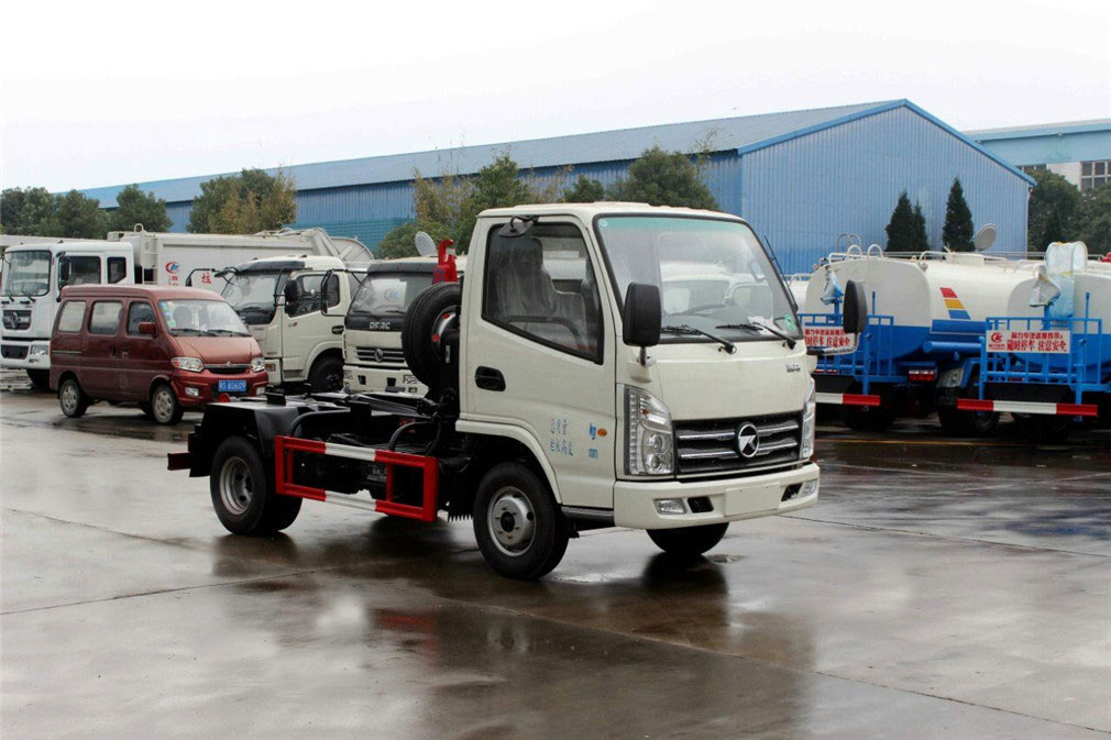 小型勾臂式垃圾車小型的垃圾車供應(yīng)價格從優(yōu)