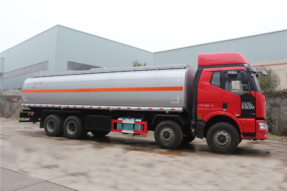加油油罐車(chē)廣東韶關(guān)始興縣直銷(xiāo)價(jià)格