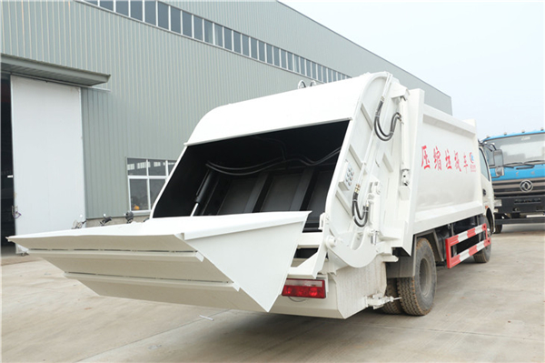 小型尾部壓縮垃圾車出廠價格