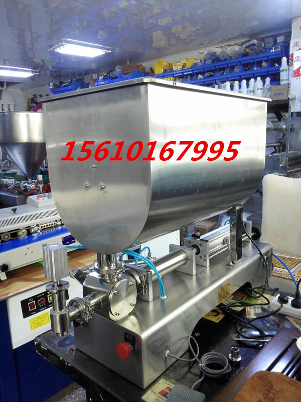 河北半自動(dòng)臥式U型大顆粒醬類(lèi)攪拌灌裝機(jī).WF半自動(dòng)牛肉醬攪拌灌裝機(jī)