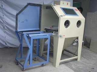 開泰 廠家直銷1010F-A模具噴砂機(jī) 手動(dòng)箱型打砂機(jī) 可定制尺寸