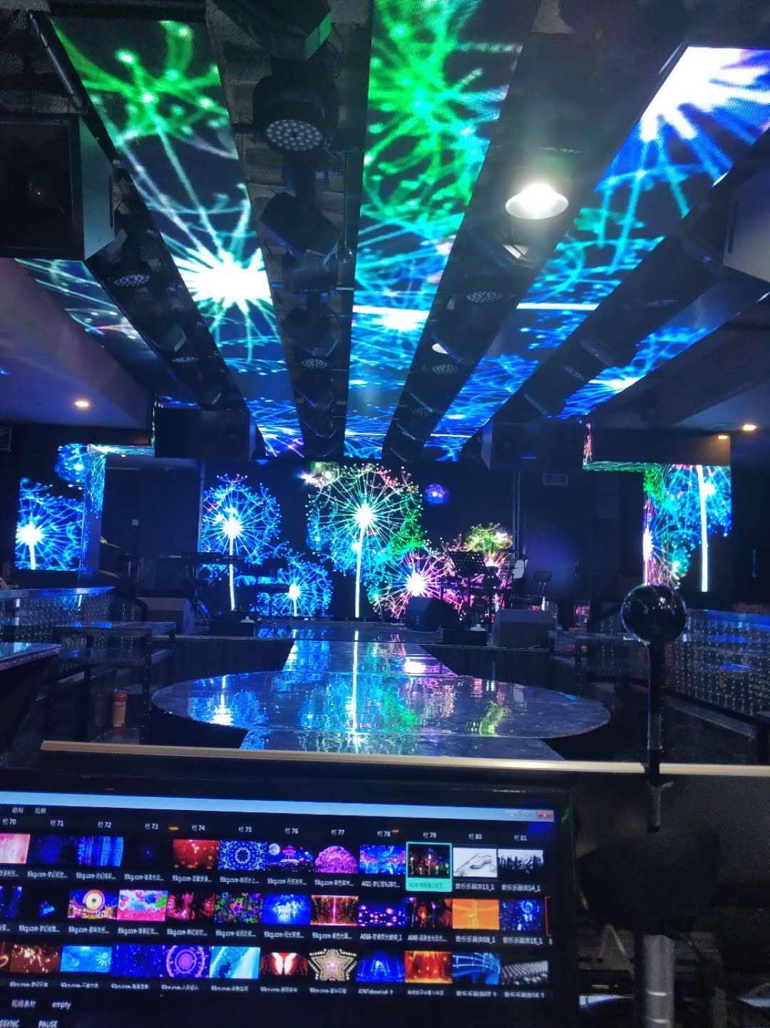 江蘇科技館奇怪的LED顯示屏