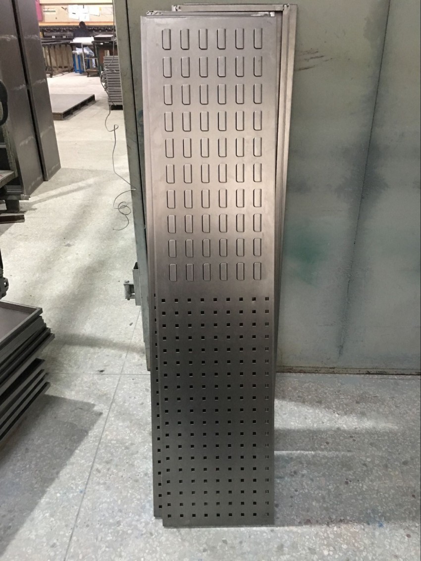 供應(yīng)現(xiàn)貨工具掛板 物料掛板 廠家可按規(guī)格定制方孔百葉孔掛板