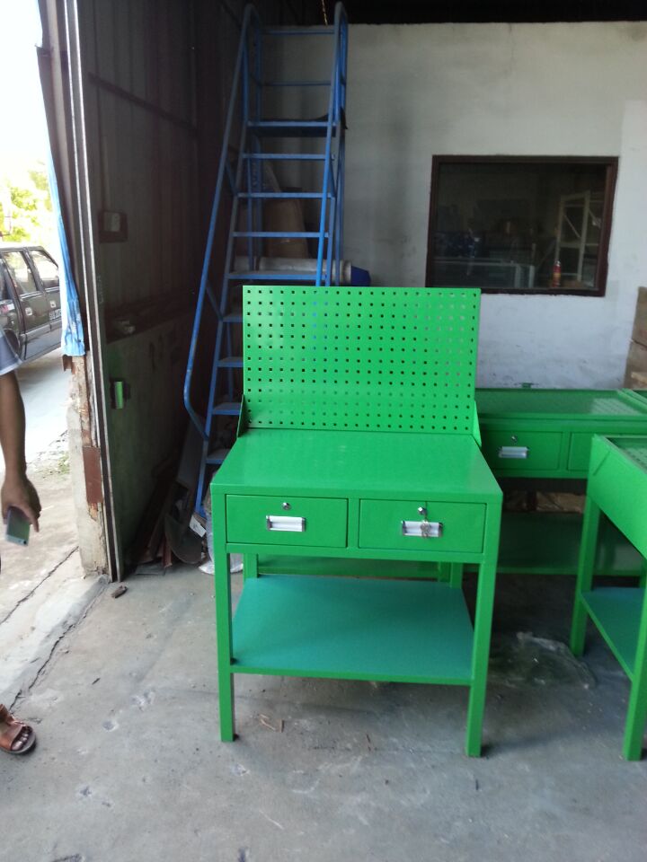 定制車(chē)間維修裝配工作桌 鐵皮包面工作桌 寶安松崗百利豐廠家