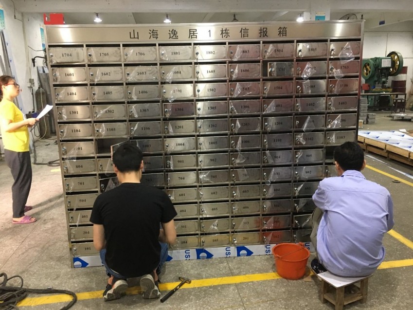 供應定做不銹鋼儲物柜，信報柜，電子條碼儲物柜