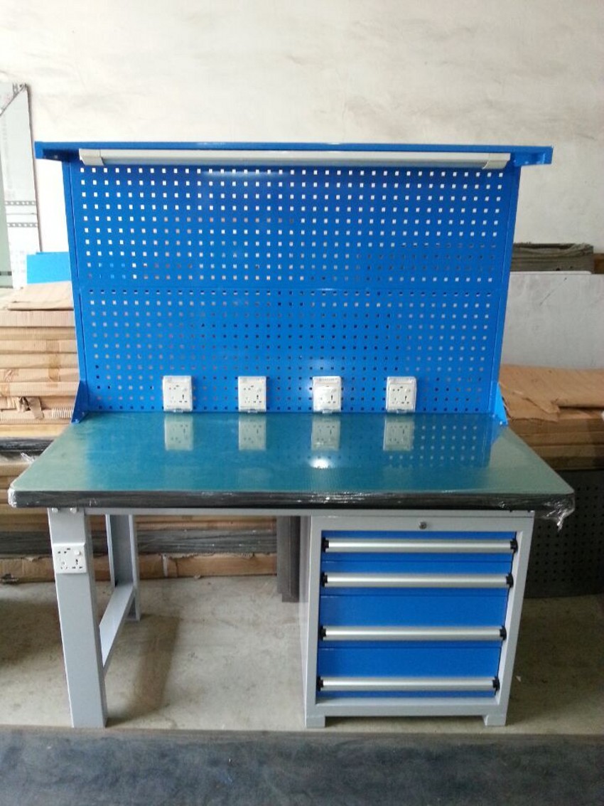防靜電工作臺(tái) 帶抽屜掛板工作臺(tái) 百利豐公司現(xiàn)貨供應(yīng)