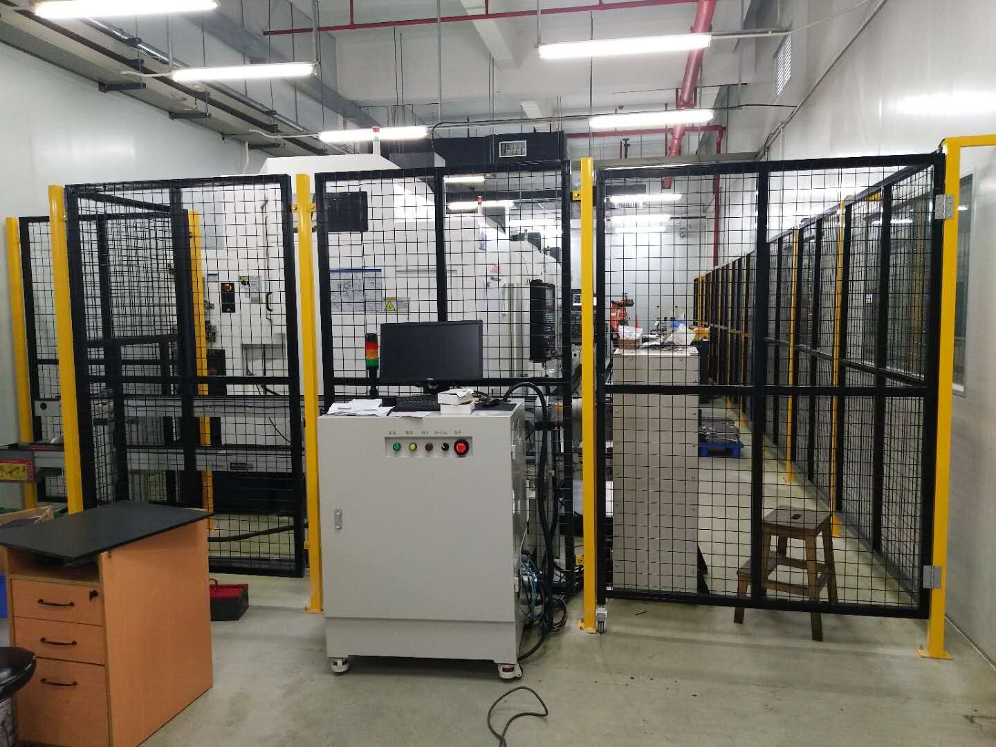 龍華工廠機器人護欄網(wǎng)，廠家按規(guī)格定制，免費送貨包安裝