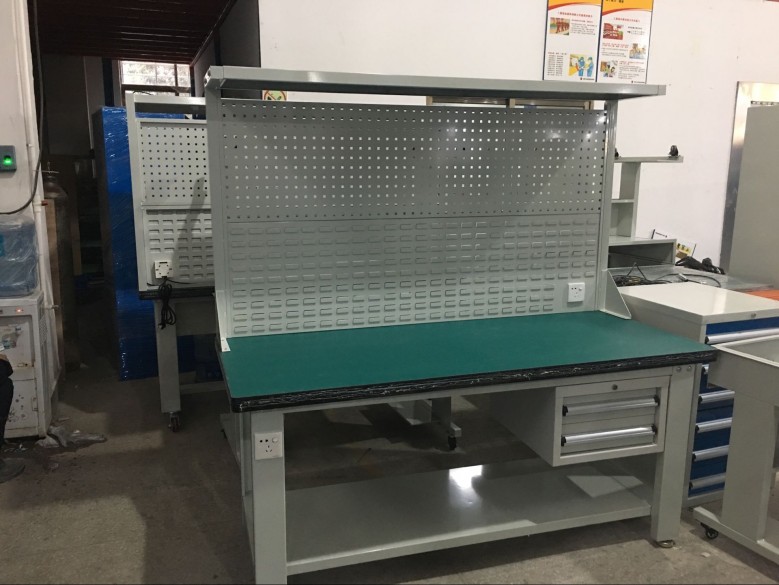工作桌生產商，批發(fā)供應工廠輕型 重型工作桌，定做各種臺面工作桌