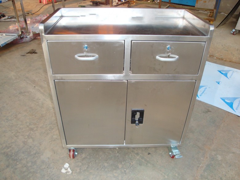 不銹鋼工具柜定制，冷軋鋼工具柜現(xiàn)貨供應(yīng)，生產(chǎn)各種工具柜廠家