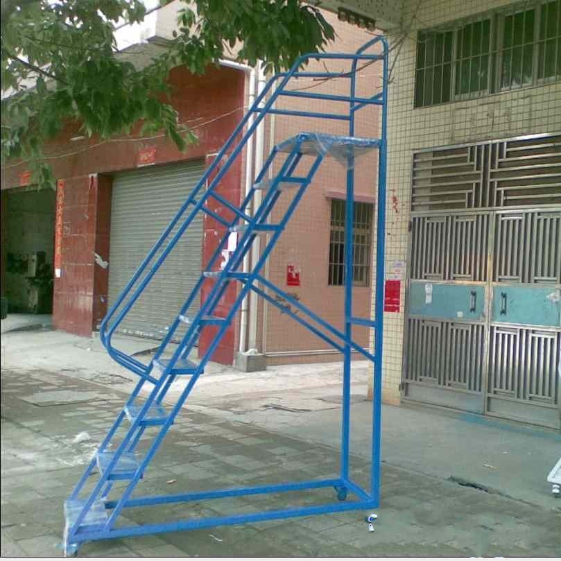 直銷(xiāo)石排登高車(chē)，帶護(hù)欄安全登高作業(yè)梯，廠家按規(guī)格定制