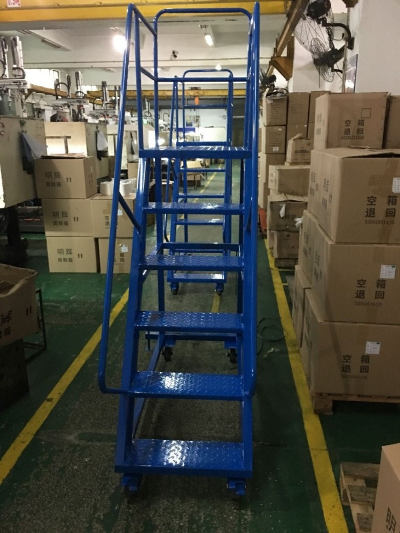 鋼制登高車(chē)，倉(cāng)庫(kù)移動(dòng)登高車(chē)，工廠車(chē)間登高車(chē)定做廠家