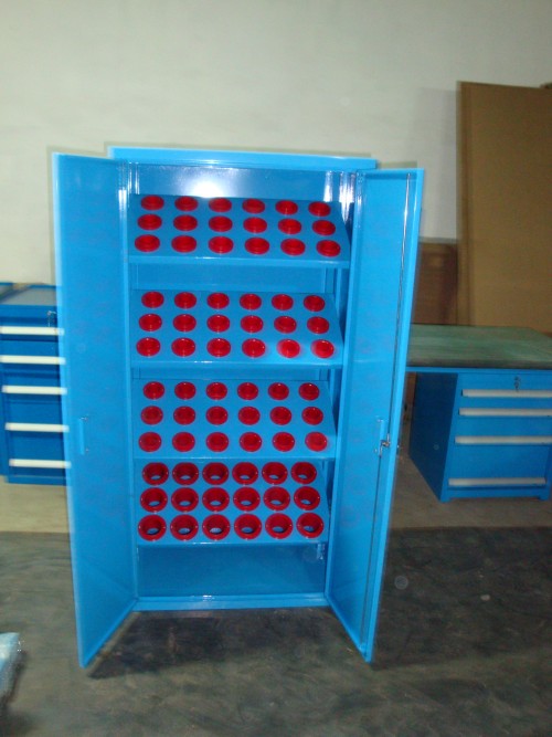 刀具柜生產(chǎn)商 對開門四層bt50刀具柜價格 冷軋鋼刀具柜堅固耐用