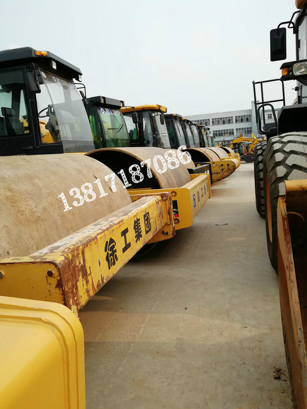 常熟二手壓路機出售、出售徐工20噸振動二手壓路機