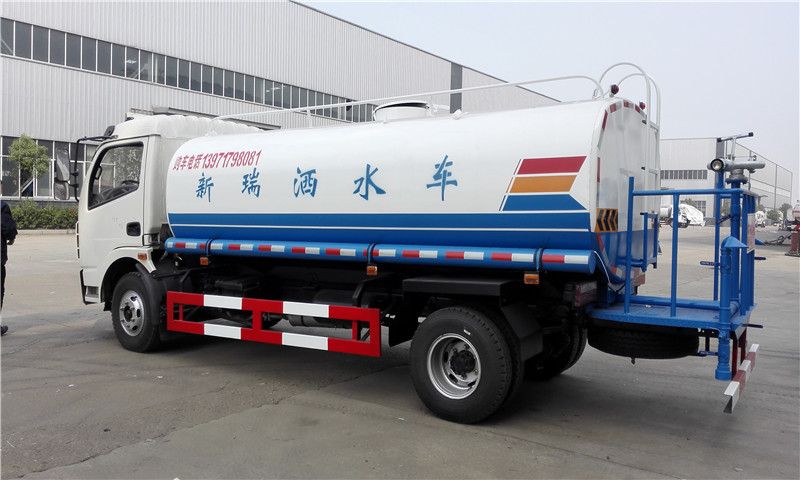 黑河?xùn)|風(fēng)20立方灑水車