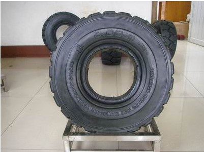 批發(fā)650-10叉車輪胎實心輪胎廠家出售型號齊全