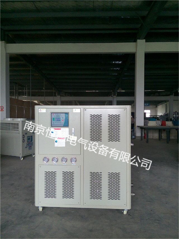 硫化板導(dǎo)熱油循環(huán)電加熱爐