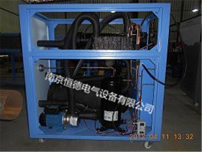 冷水機(jī)壓縮機(jī)接觸器電源缺相等異常問題。