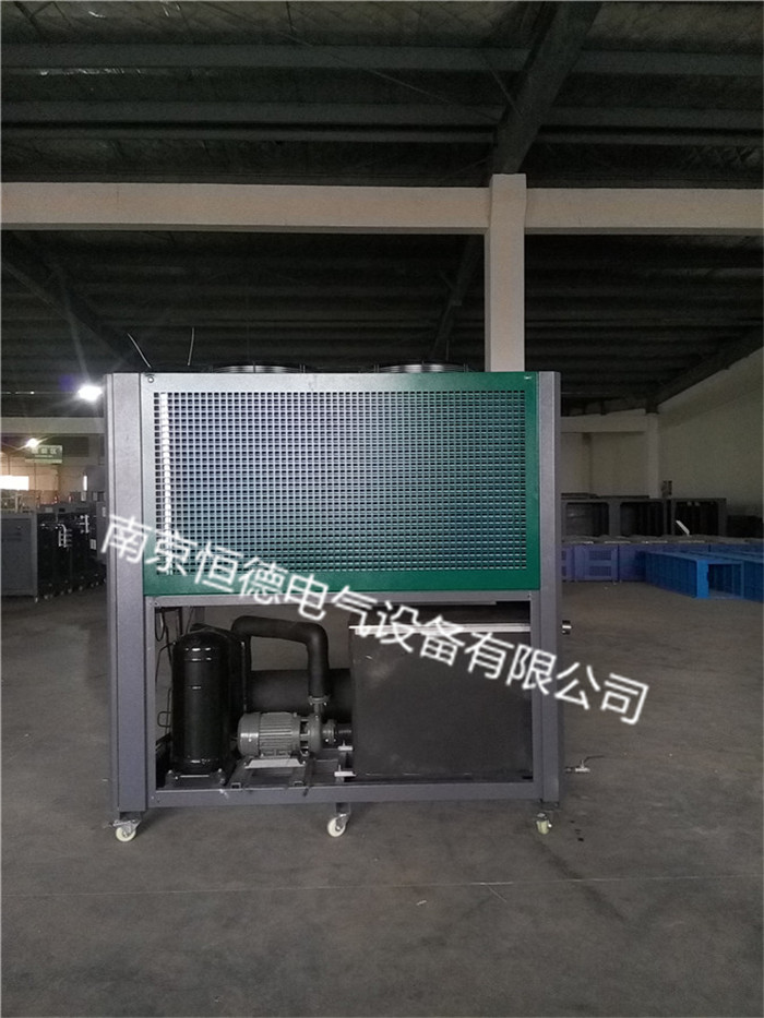 導(dǎo)熱油電加熱器概述。