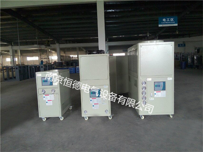 小型激光冷水機