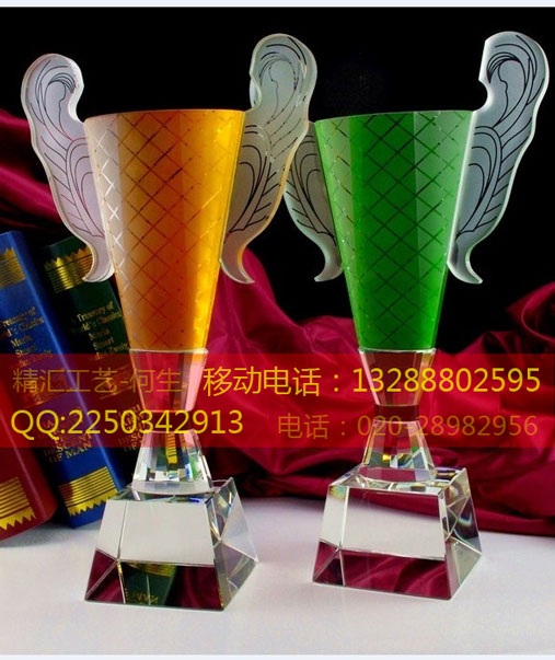 重慶企業(yè)優(yōu)秀新人水晶獎(jiǎng)杯定做，重慶水晶獎(jiǎng)杯廠家