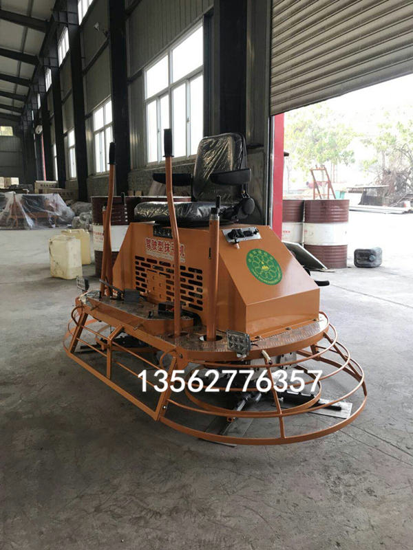 非常大牌的駕駛式汽油抹光機圖片