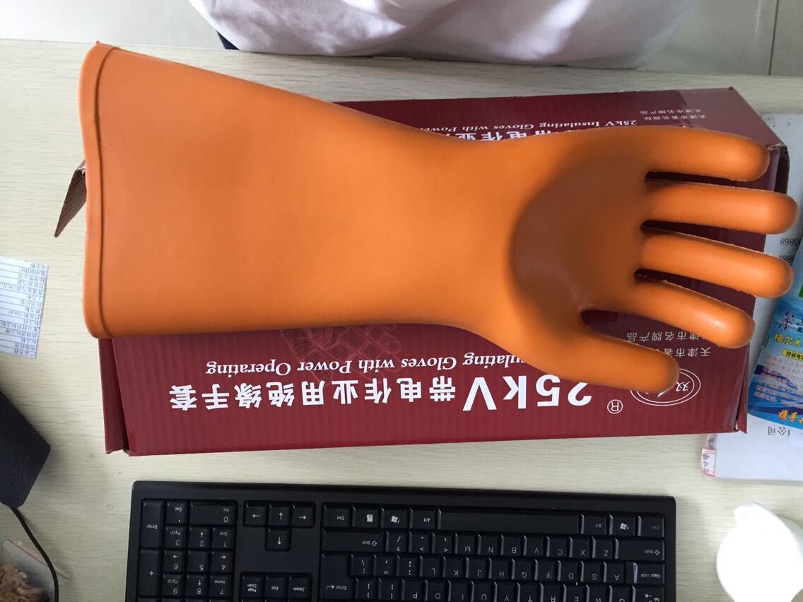雙安榆中10KV絕緣橡膠手套 25kv高壓電力防護(hù)帶點(diǎn)作業(yè)手套