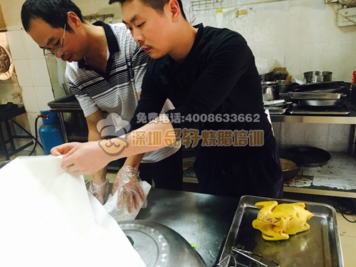 學(xué)傳統(tǒng)茂名燒鴨技術(shù)培訓(xùn)|茂名人都到這里學(xué)燒鴨|大家都說這正宗！