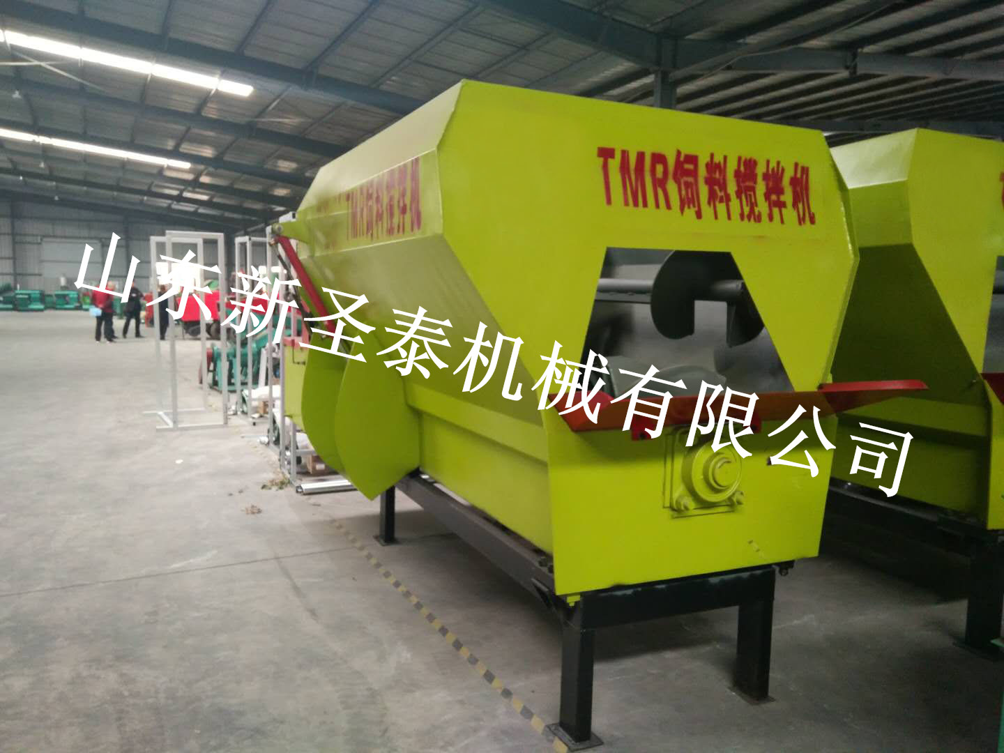全混合日糧飼料攪拌機(jī)   九原大型飼料攪拌機(jī)廠家