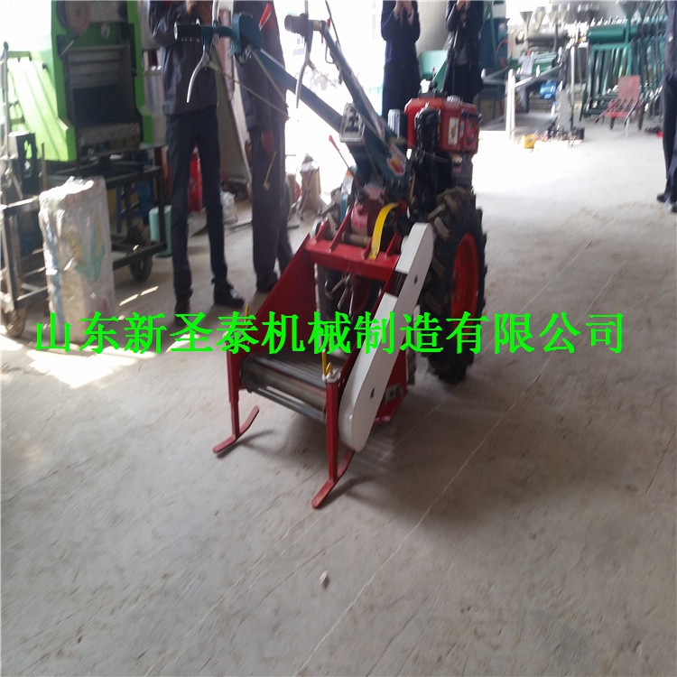 濰坊土豆收獲機(jī)廠家   手扶式小型家用土豆紅薯收貨機(jī)