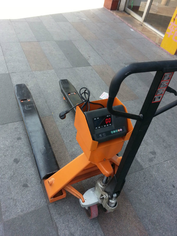 嘉定叉車電子秤 1噸帶電搬運(yùn)叉車秤