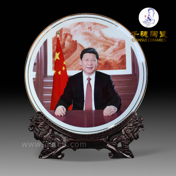 手繪禮品瓷盤價(jià)錢 景德鎮(zhèn)手繪禮品瓷盤生產(chǎn)廠家 定制