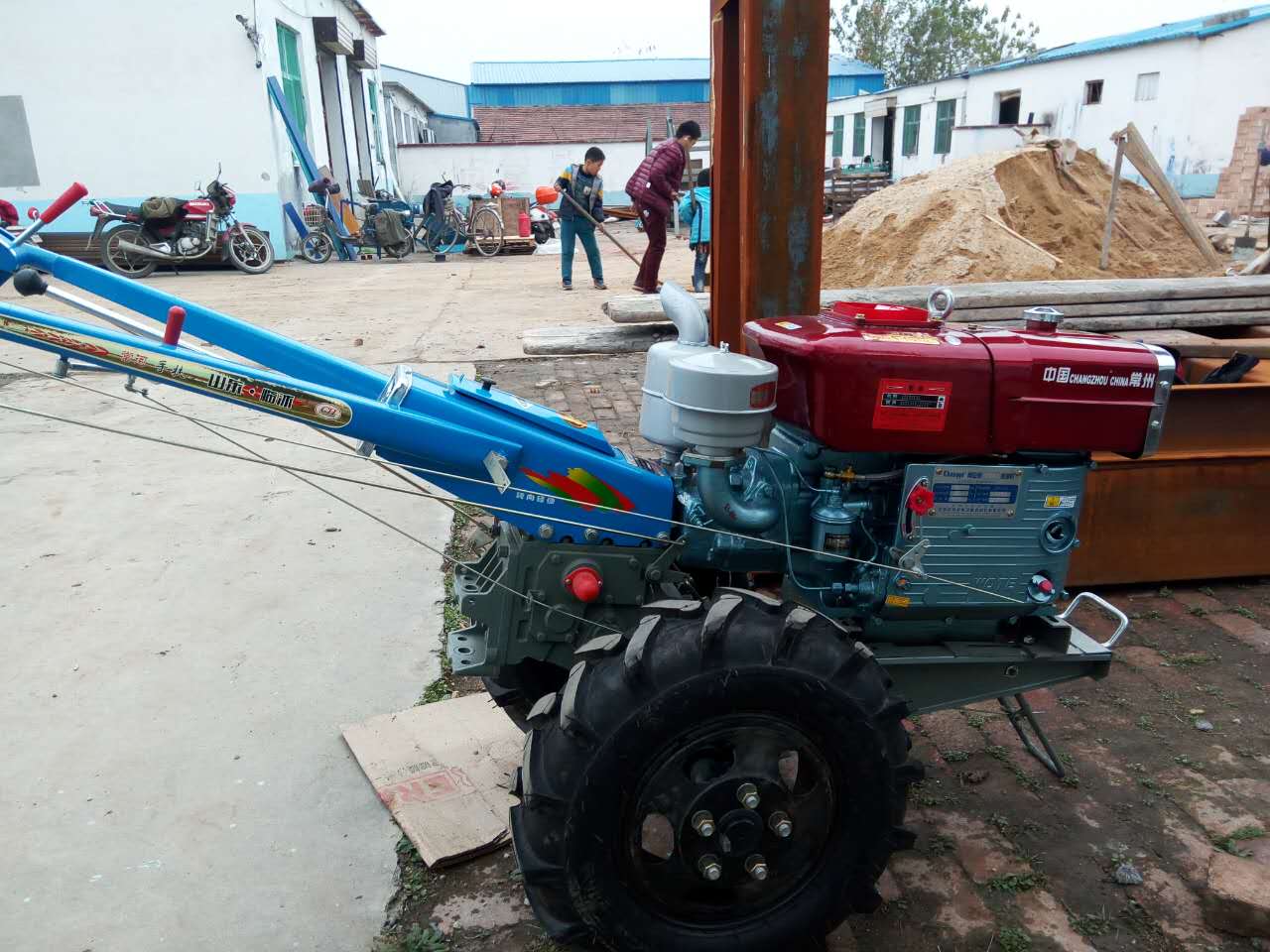 手扶小型拖拉機(jī)扶壟機(jī)報價上海手扶拖拉機(jī)型號齊全農(nóng)用多功能廠家批發(fā)上海